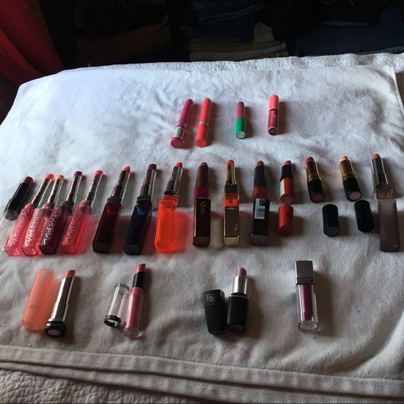 Lipstick - Picture 3 of 8